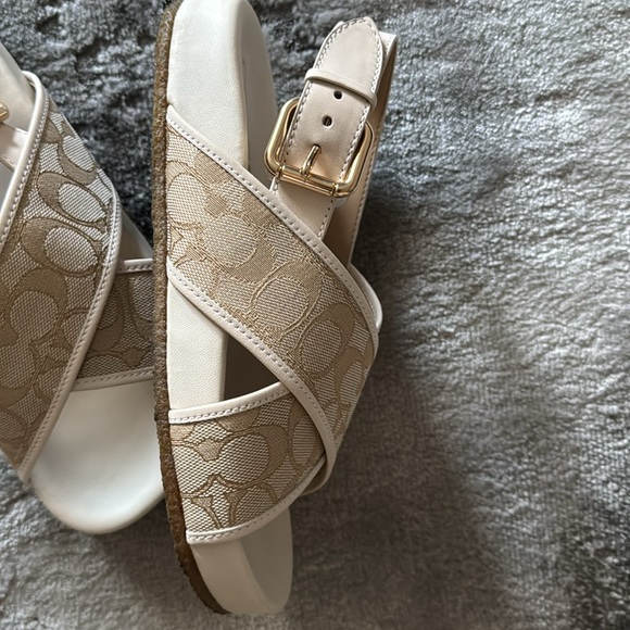 Coach sandal size US 7.58 very comfortable - Picture 3 of 7